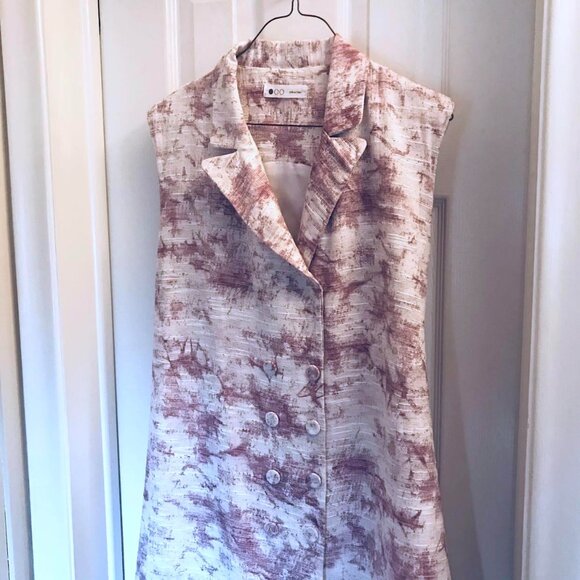 Cute Sleeveless Double Breasted Abstract Floral Vest in White and Purple - Picture 4 of 13